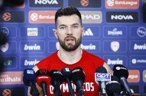 Πίτερς: «Στους συνεχόμενους αγώνες, η διαχείριση των μικρών πραγμάτων οδηγεί στην επιτυχία»