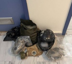 Ηράκλειο: Καδρόνια, σφυριά και μάσκες βρέθηκαν στην κατάληψη – Έξι συλλήψεις για την επίθεση στον Βορίδη