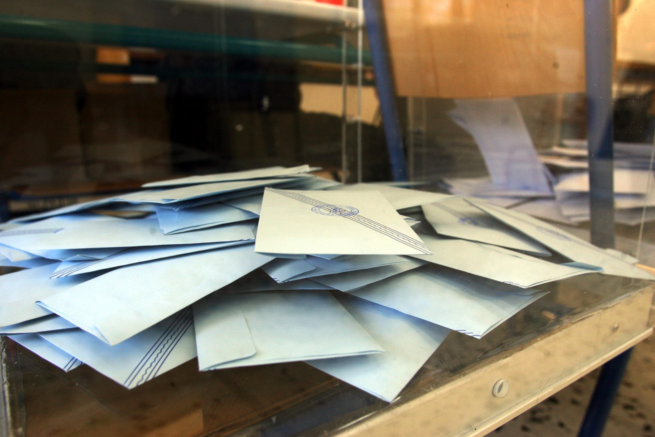 Αναποφάσιστοι: Η κρίσιμη δεξαμενή