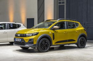 Dacia Sandero: Ανεβάζει ταχύτητα με την υβριδική του λειτουργία