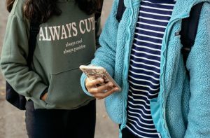 Έφηβοι καταφεύγουν στο AI για ψυχολογική στήριξη και για… ερωτικό σύντροφο