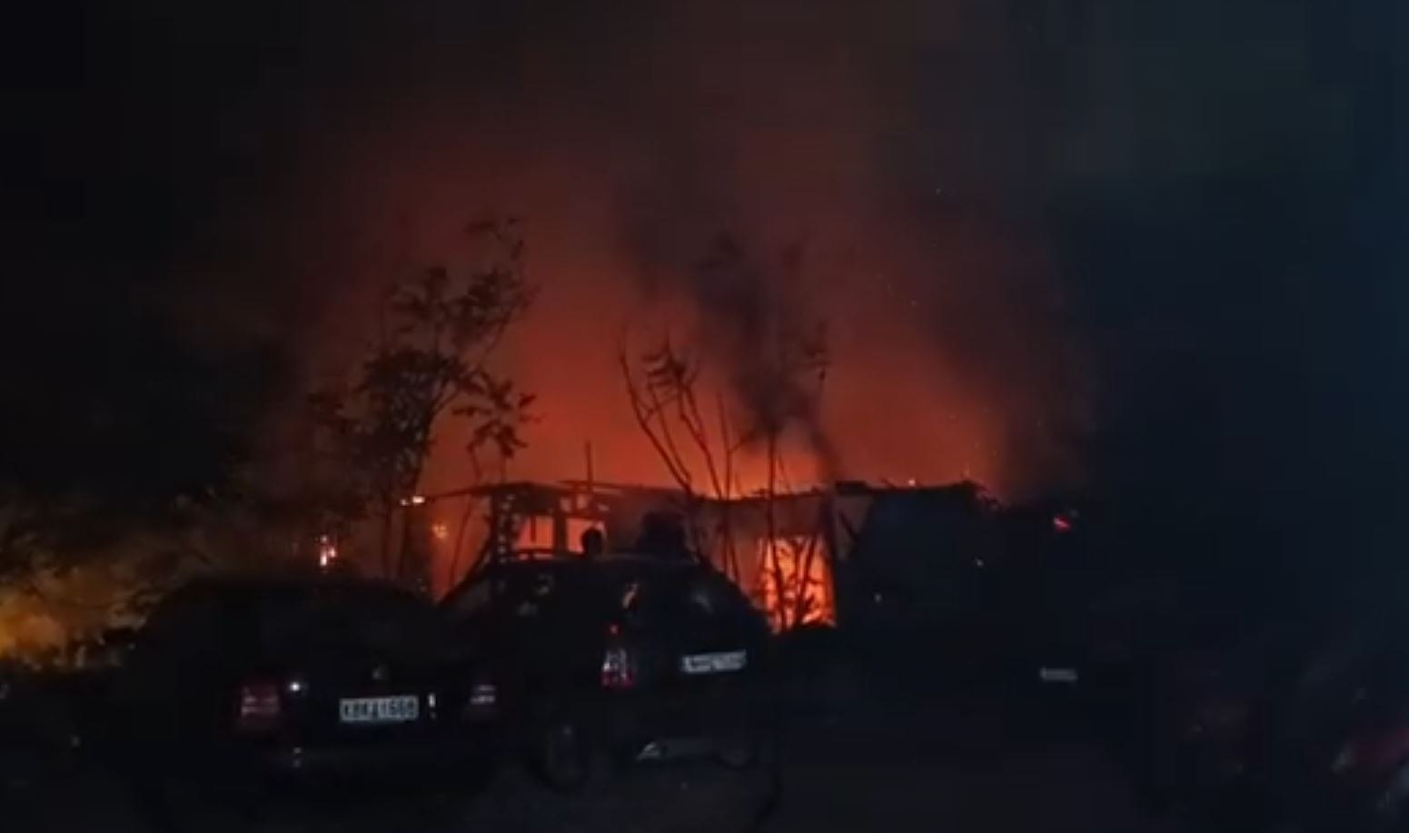 Θεσσαλονίκη: Φωτιά σε εγκαταλελειμμένο κτίριο στην παλαιά Λαχαναγορά