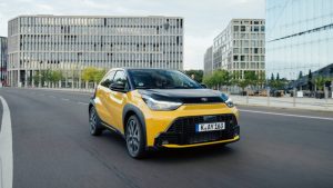 Toyota Aygo X Hybrid: To μικρό που καίει 3.7 λίτρα/100χλμ