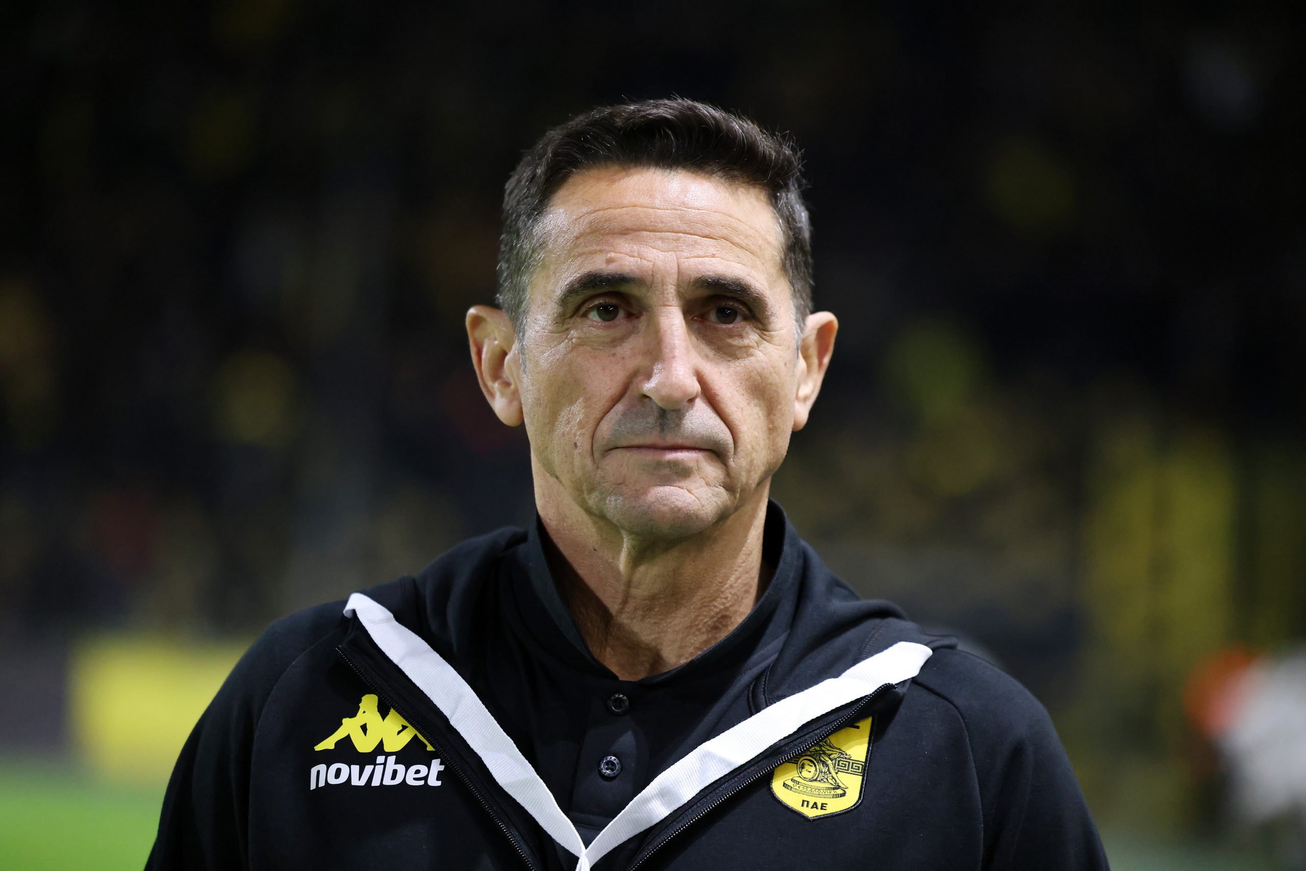 &Xi;έ&sigma;&pi;&alpha;&sigma;&mu;&alpha; &Chi;&iota;&mu;έ&nu;&epsilon;&theta; &kappa;&alpha;&tau;ά &Omicron;&upsilon;&zeta;&omicron;&upsilon;&nu;ί&delta;&eta;: &laquo;&Tau;ί έ&kappa;&alpha;&nu;&alpha;&nu; &tau;&omicron; &kappa;&alpha;&lambda;&omicron;&kappa;&alpha;ί&rho;&iota;;&raquo;