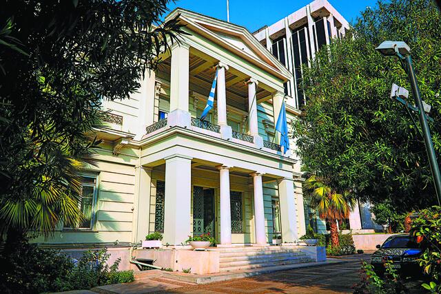 Διπλωματικές πηγές: Η Ελλάδα προτείνει πολυμερές σχήμα «5×5» με χώρες της Ανατολικής Μεσογείου