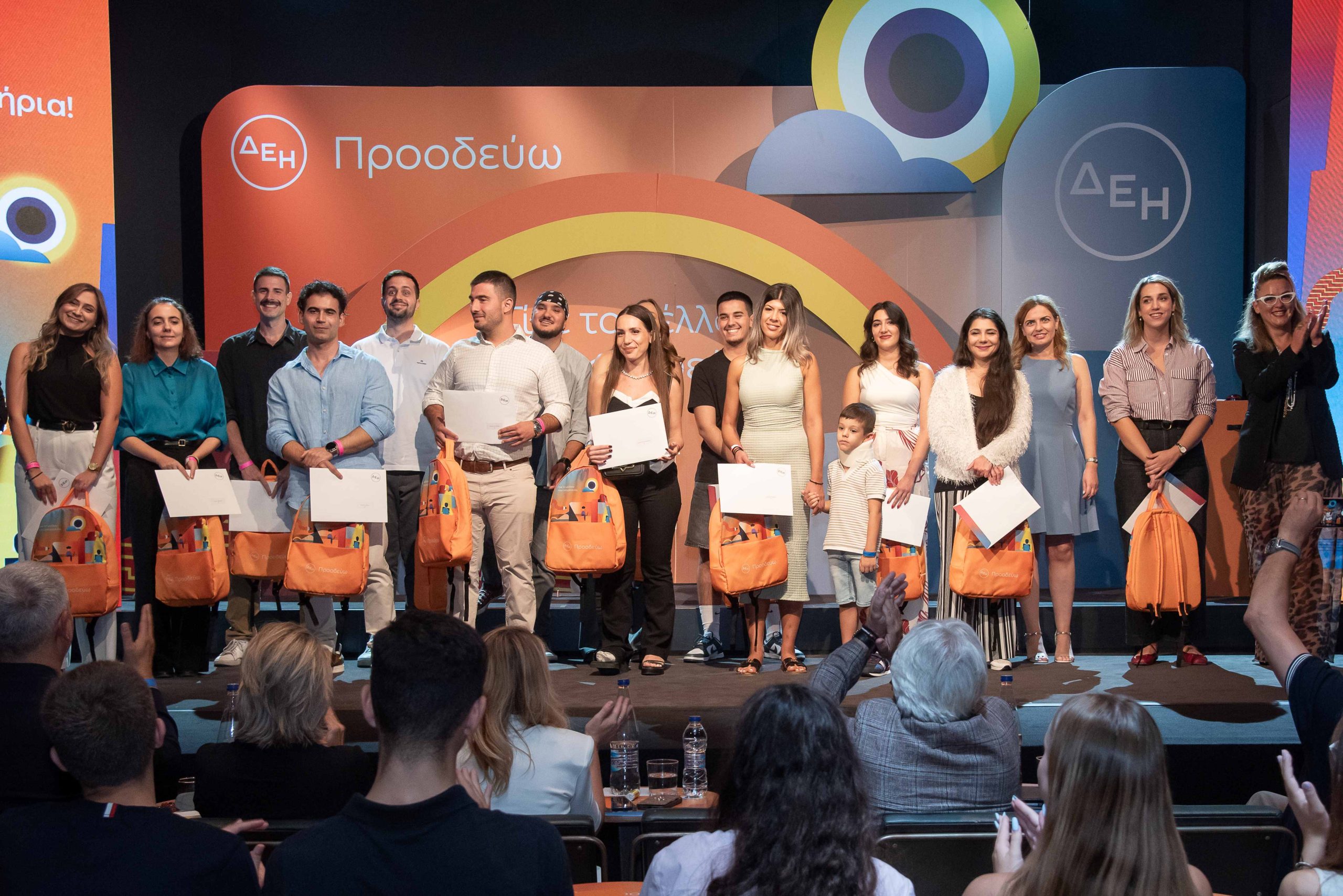 &Delta;&Epsilon;&Eta;: &beta;&rho;ά&beta;&epsilon;&upsilon;&sigma;&epsilon; 443 &pi;&alpha;&iota;&delta;&iota;ά &epsilon;&rho;&gamma;&alpha;&zeta;&omicron;&mu;έ&nu;&omega;&nu; &pi;&omicron;&upsilon; &alpha;&rho;ί&sigma;&tau;&epsilon;&upsilon;&sigma;&alpha;&nu; &sigma;&tau;&eta; &Delta;&epsilon;&upsilon;&tau;&epsilon;&rho;&omicron;&beta;ά&theta;&mu;&iota;&alpha; &kappa;&alpha;&iota; &Tau;&rho;&iota;&tau;&omicron;&beta;ά&theta;&mu;&iota;&alpha; &epsilon;&kappa;&pi;&alpha;ί&delta;&epsilon;&upsilon;&sigma;&eta;