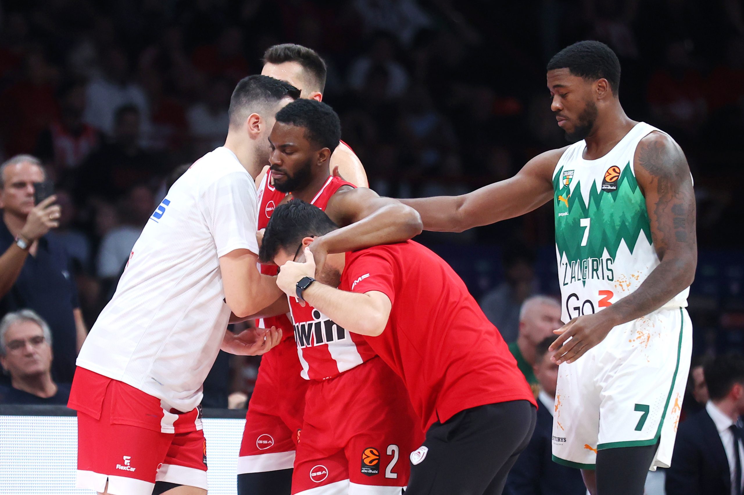 &Kappa;ί&nu;&alpha;&nu; Έ&beta;&alpha;&nu;&sigmaf;: &laquo;&Eta; &zeta;&omega;ή &delta;&epsilon;&nu; &epsilon;ί&nu;&alpha;&iota; &delta;ί&kappa;&alpha;&iota;&eta; &kappa;&alpha;&iota; &pi;&omicron;&tau;έ &delta;&epsilon;&nu; &theta;&alpha; &epsilon;ί&nu;&alpha;&iota;&raquo;