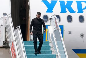 Έφθασε στην Αθήνα ο Βολοντίμιρ Ζελένσκι – Δρακόντεια μέτρα ασφαλείας