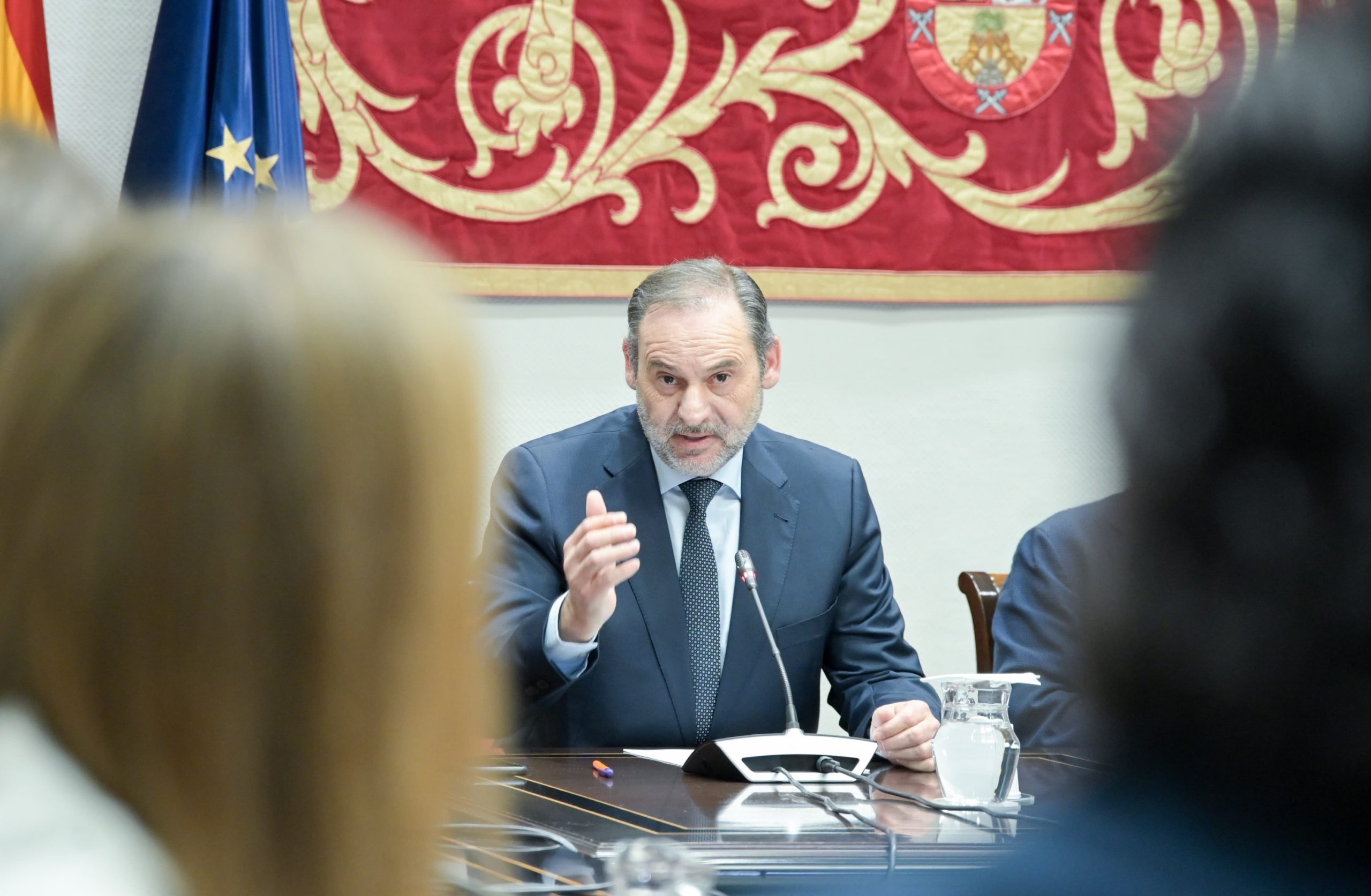 Στη φυλακή ο πρώην υπουργός Μεταφορών της Ισπανίας – Κατηγορείται για διαφθορά