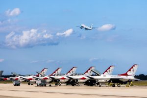 Συναγερμός στην έδρα του Air Force One: Ύποπτο πακέτο με λευκή σκόνη προκάλεσε προβλήματα υγείας