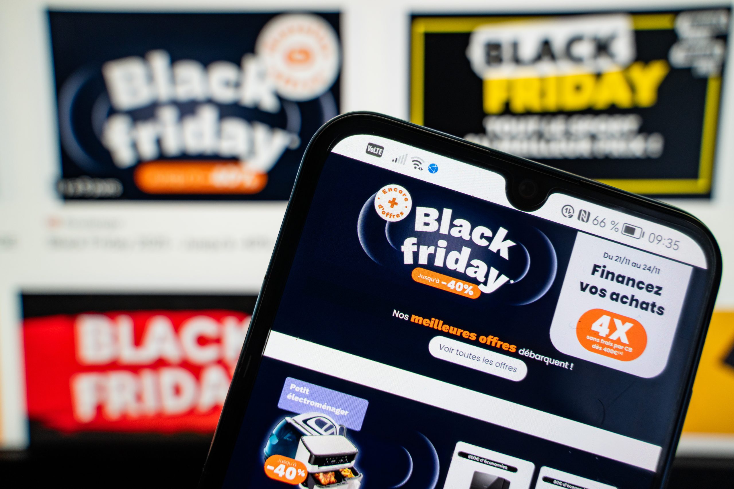 Black Friday και Cyber Monday: Η ΕΛ.ΑΣ. προειδοποιεί για ψηφιακές απάτες που αδειάζουν λογαριασμούς