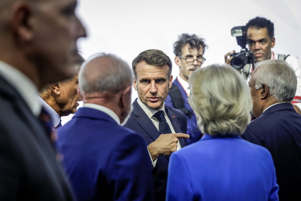 Ανήσυχοι οι Ευρωπαίοι για την πρόταση Τραμπ: Απαιτεί επιπλέον εργασία, τα σύνορα δεν πρέπει να αλλάξουν με τη βία