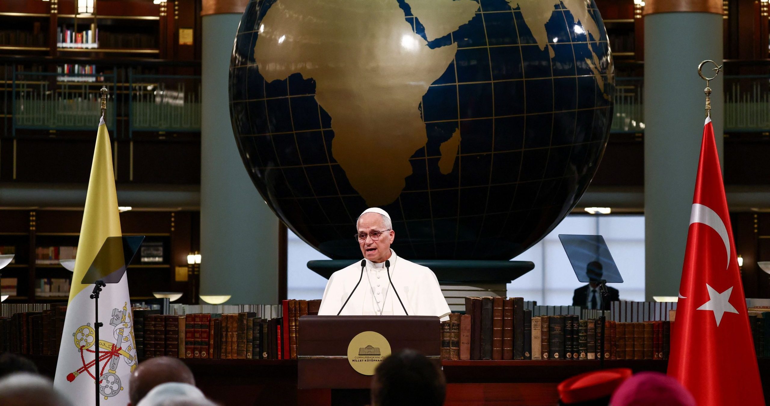 &Eta; &iota;&sigma;&tau;&omicron;&rho;&iota;&kappa;ή &epsilon;&pi;ί&sigma;&kappa;&epsilon;&psi;&eta; &tau;&omicron;&upsilon; &Pi;ά&pi;&alpha; &Lambda;έ&omicron;&nu;&tau;&alpha; &sigma;&tau;&eta;&nu; &Tau;&omicron;&upsilon;&rho;&kappa;ί&alpha; &zeta;&omega;&nu;&tau;&alpha;&nu;ά &sigma;&tau;&omicron; Mega News - &Alpha;&nu;&alpha;&lambda;&upsilon;&tau;&iota;&kappa;ά &tau;&omicron; &pi;&rho;ό&gamma;&rho;&alpha;&mu;&mu;&alpha;