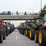 Σε κλοιό μπλόκων η Θεσσαλία – Κλειστή η Εθνική Οδός και ο Ε65 από αγρότες