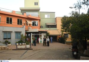 Αχαΐα: Θρήνος και ερωτήματα για τον θάνατο του 3χρονου αγοριού – Τι υποστηρίζει ο 25χρονος που έπεσε μαζί του από μάντρα