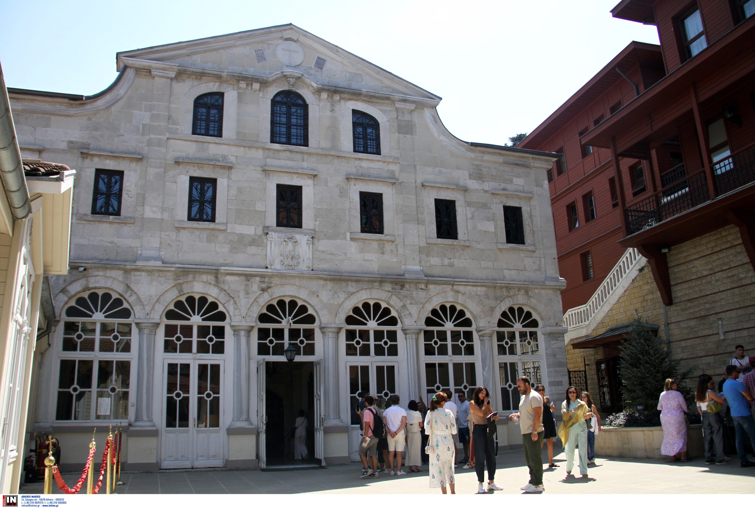 Δοξολογία στο Φανάρι: Αποκλειστικές εικόνες από τον συνωστισμό με τους υψηλούς καλεσμένους