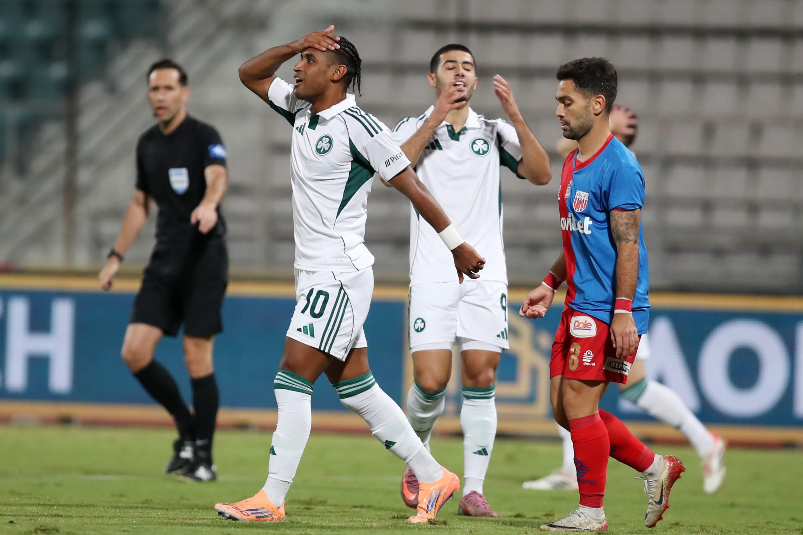 &Pi;&alpha;&nu;&alpha;&theta;&eta;&nu;&alpha;ϊ&kappa;ό&sigmaf;: &Tau;&omicron; &kappa;&rho;έ&alpha;&sigmaf; &delta;&epsilon;&nu; &beta;&alpha;&phi;&tau;ί&zeta;&epsilon;&tau;&alpha;&iota;... &psi;ά&rho;&iota;