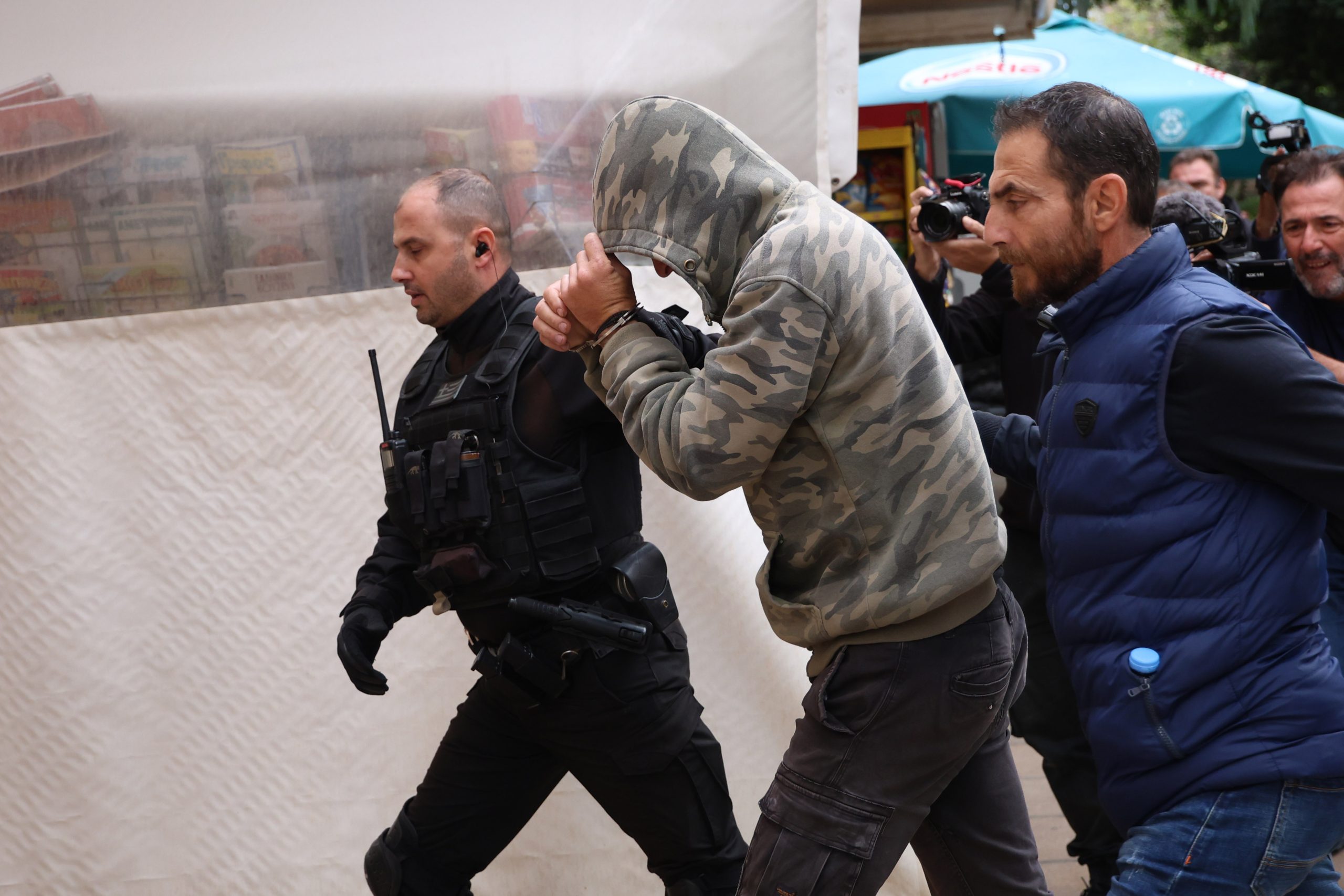 &Beta;&omicron;&rho;ί&zeta;&iota;&alpha;: &Alpha;&pi;&omicron;&lambda;&omicron;&gamma;&epsilon;ί&tau;&alpha;&iota; &omicron; 23&chi;&rho;&omicron;&nu;&omicron;&sigmaf; &alpha;&nu;&iota;&psi;&iota;ό&sigmaf; &tau;&omicron;&upsilon; &Phi;&alpha;&nu;&omicron;ύ&rho;&eta; &Kappa;&alpha;&rho;&gamma;ά&kappa;&eta; &gamma;&iota;&alpha; &tau;&eta; &beta;ό&mu;&beta;&alpha; - &Sigma;&tau;&omicron; &mu;&iota;&kappa;&rho;&omicron;&sigma;&kappa;ό&pi;&iota;&omicron; &omicron;&iota; &tau;&eta;&lambda;&epsilon;&phi;&omega;&nu;&iota;&kappa;έ&sigmaf; &tau;&omicron;&upsilon; &epsilon;&pi;&iota;&kappa;&omicron;&iota;&nu;&omega;&nu;ί&epsilon;&sigmaf;