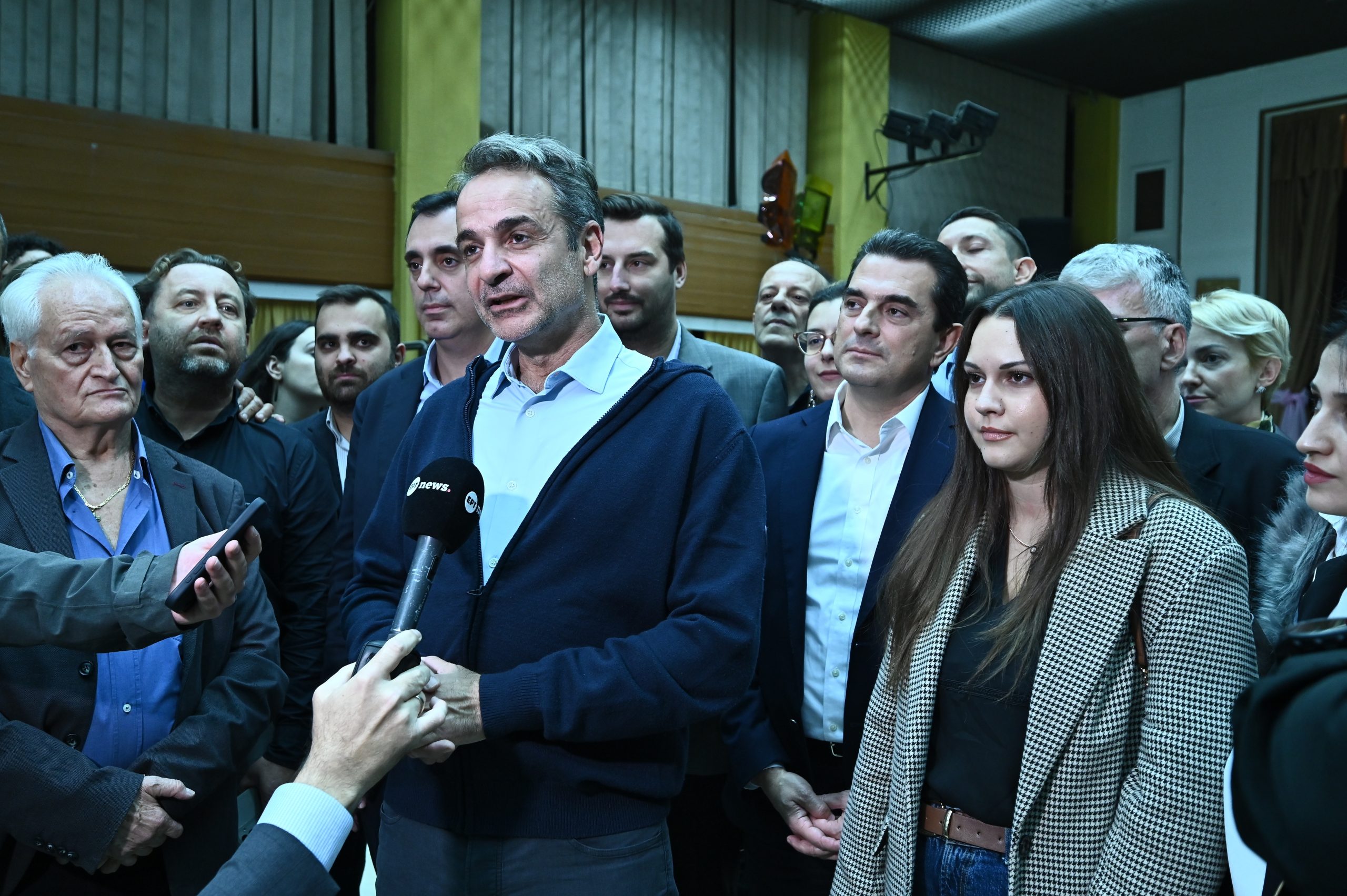 &Epsilon;&sigma;&omega;&kappa;&omicron;&mu;&mu;&alpha;&tau;&iota;&kappa;έ&sigmaf; &epsilon;&kappa;&lambda;&omicron;&gamma;έ&sigmaf; &Nu;&Delta;: &Omicron; &Kappa;&upsilon;&rho;&iota;ά&kappa;&omicron;&sigmaf; &Mu;&eta;&tau;&sigma;&omicron;&tau;ά&kappa;&eta;&sigmaf; &psi;ή&phi;&iota;&sigma;&epsilon; &mu;&alpha;&zeta;ί &mu;&epsilon; &tau;&omicron;&nu; &gamma;&iota;&omicron; &tau;&omicron;&upsilon; - &Iota;&kappa;&alpha;&nu;&omicron;&pi;&omicron;&iota;&eta;&mu;έ&nu;&omicron;&sigmaf; &alpha;&pi;ό &tau;&eta; &mu;&epsilon;&gamma;ά&lambda;&eta; &sigma;&upsilon;&mu;&mu;&epsilon;&tau;&omicron;&chi;ή