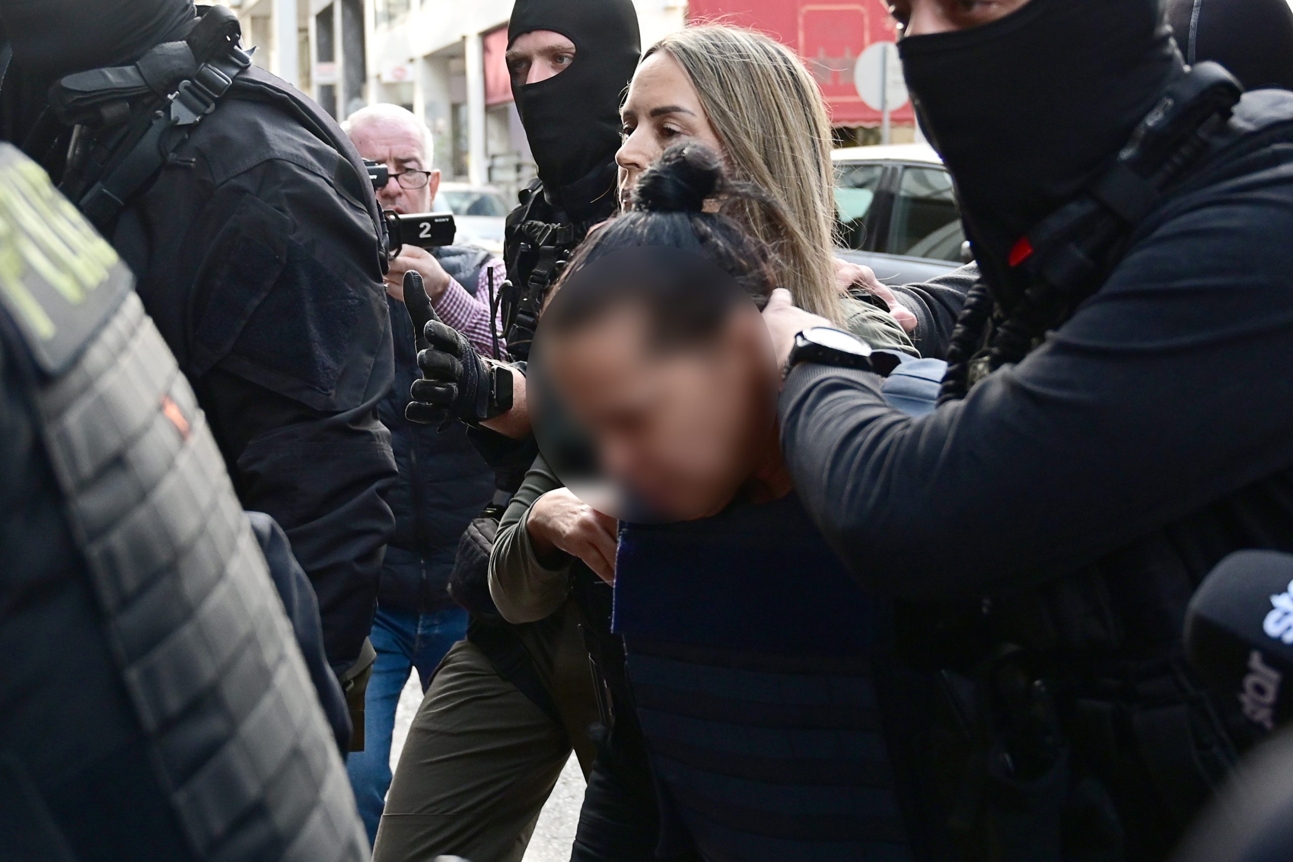 &Sigma;&alpha;&lambda;&alpha;&mu;ί&nu;&alpha;: &Eta; &alpha;&nu;&alpha;&tau;&rho;&iota;&chi;&iota;&alpha;&sigma;&tau;&iota;&kappa;ή &pi;&epsilon;&rho;&iota;&gamma;&rho;&alpha;&phi;ή &tau;&eta;&sigmaf; 46&chi;&rho;&omicron;&nu;&eta;&sigmaf; &gamma;&iota;&alpha; &tau;&eta; &delta;&omicron;&lambda;&omicron;&phi;&omicron;&nu;ί&alpha; - &Tau;&alpha; &pi;&rho;&omicron;&kappa;&lambda;&eta;&tau;&iota;&kappa;ά &psi;έ&mu;&alpha;&tau;&alpha; &tau;&eta;&sigmaf; &pi;&rho;&iota;&nu; &tau;&eta;&nu; &omicron;&mu;&omicron;&lambda;&omicron;&gamma;ί&alpha;