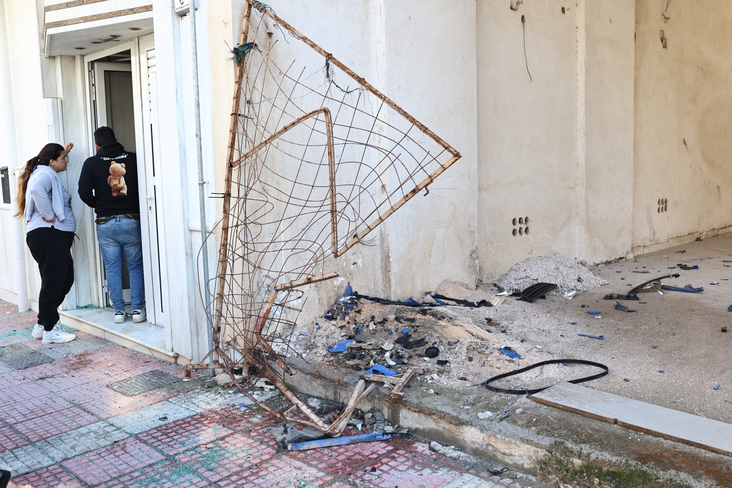 Λούτσα: Ο 24χρονος σκοτώθηκε μπροστά στην οικογένειά του τη στιγμή που έμπαινε σε αυτοκίνητο