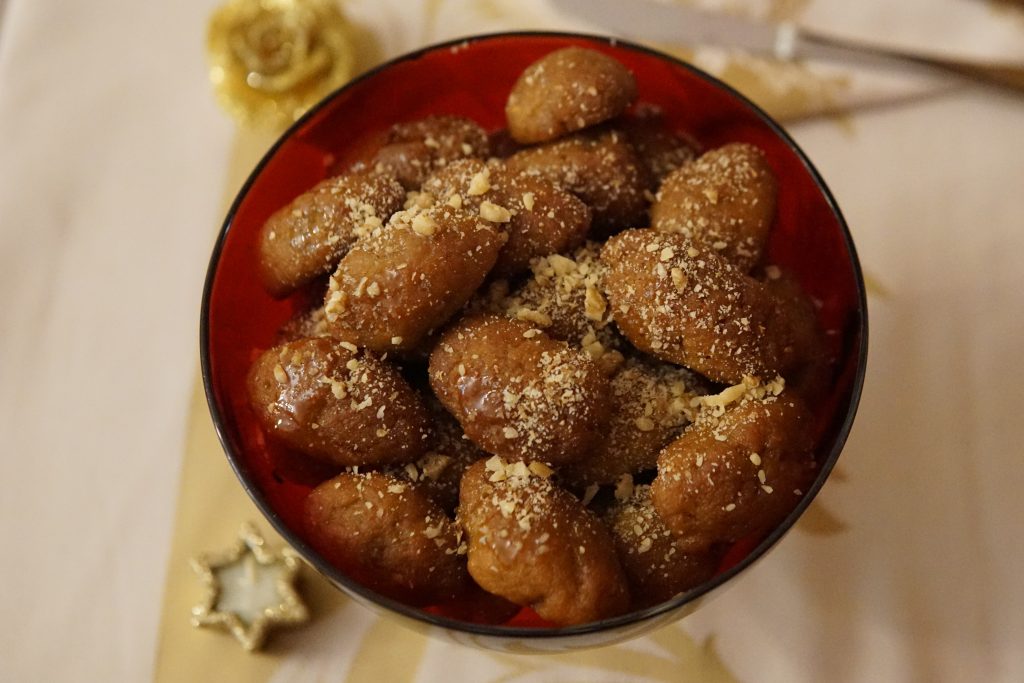 Μελομακάρονα: Η συνταγή από την Αργυρώ Μπαρμπαρίγου που όλοι περιμένατε