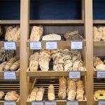 «Μείωση 14% στα εγκεφαλικά αν πέσει το αλάτι στο ψωμί» – Προειδοποίηση του προέδρου του ΕΦΕΤ στα ΝΕΑ