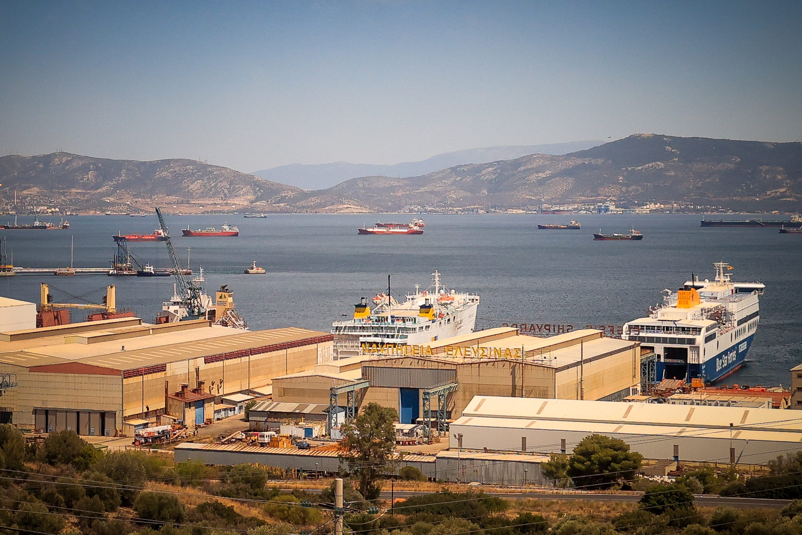 &Nu;έ&alpha; &epsilon;&pi;&omicron;&chi;ή &gamma;&iota;&alpha; &tau;&alpha; &epsilon;&lambda;&lambda;&eta;&nu;&iota;&kappa;ά &nu;&alpha;&upsilon;&pi;&eta;&gamma;&epsilon;ί&alpha; - &Epsilon;&pi;&epsilon;&nu;&delta;ύ&sigma;&epsilon;&iota;&sigmaf;, &alpha;&nu;&alpha;&sigma;&upsilon;&gamma;&kappa;&rho;ό&tau;&eta;&sigma;&eta; &kappa;&alpha;&iota; &tau;&omicron; &epsilon;&upsilon;&rho;&omega;&pi;&alpha;ϊ&kappa;ό &pi;&rho;ό&gamma;&rho;&alpha;&mu;&mu;&alpha; SAFE