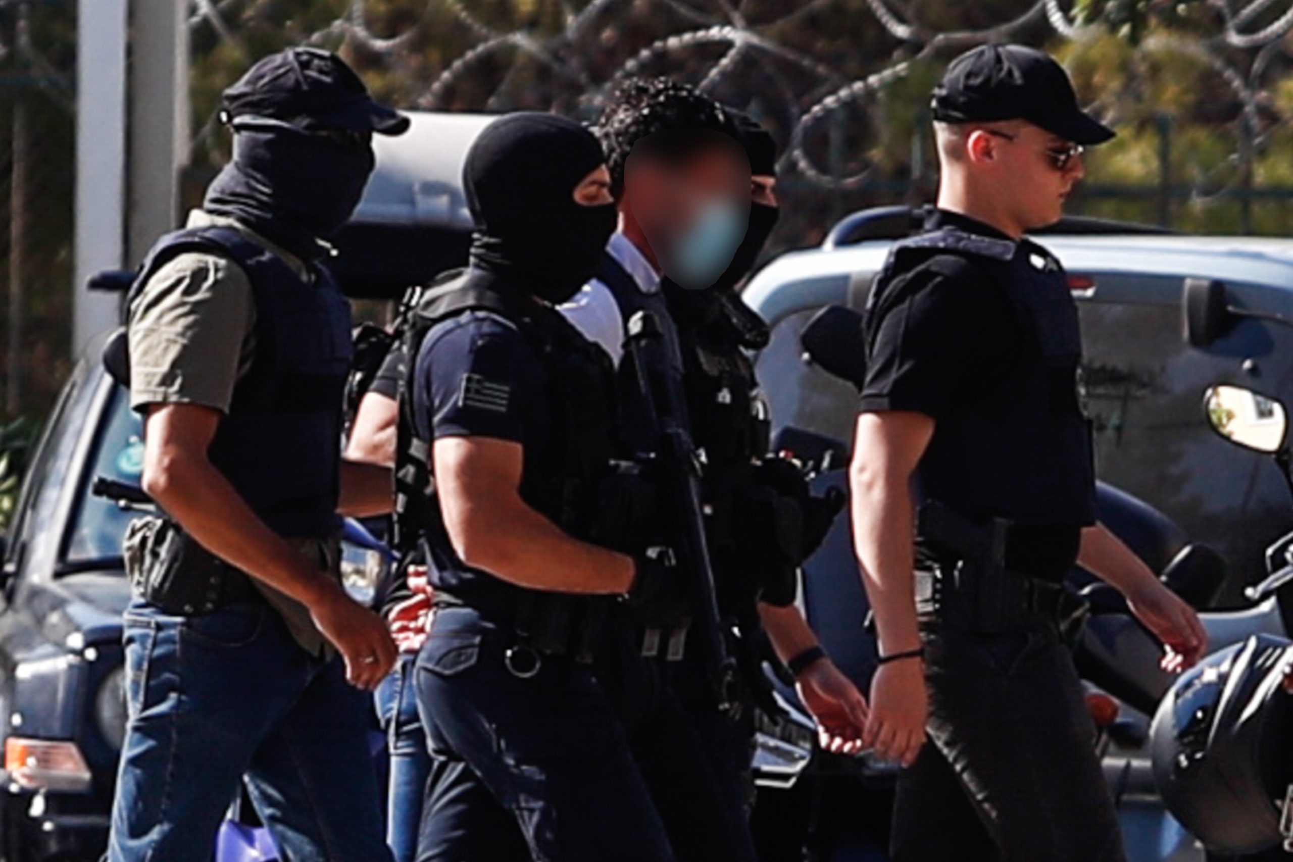 Δολοφονία τοπογράφου στο Ψυχικό: Υπό δρακόντεια μέτρα η δίκη στην Ευελπίδων