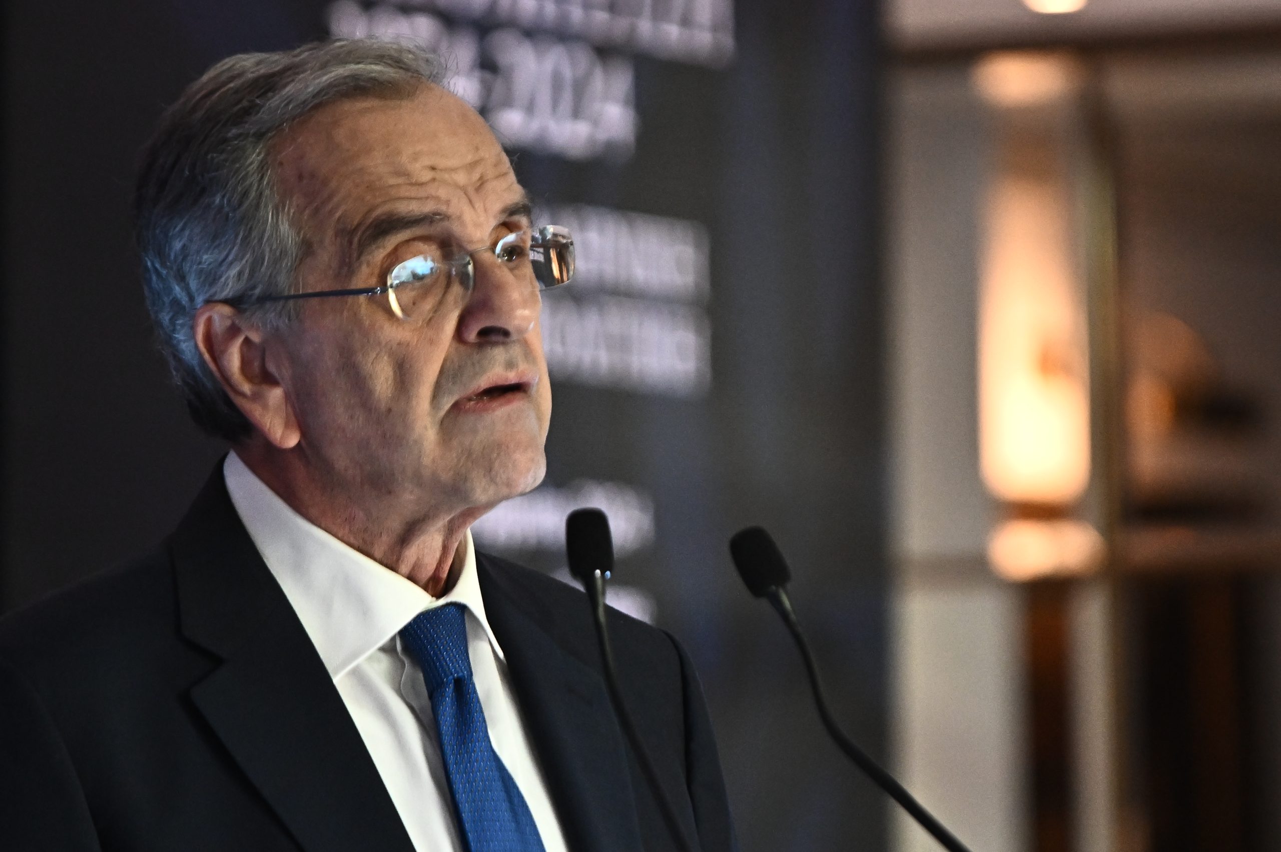 &Gamma;&iota;ώ&rho;&gamma;&omicron;&sigmaf; &Mu;&alpha;&nu;&tau;έ&lambda;&alpha;&sigmaf;: &Tau;&rho;&epsilon;&iota;&sigmaf; &phi;&omicron;&rho;έ&sigmaf; &mu;ί&lambda;&eta;&sigma;&epsilon; &gamma;&iota;&alpha; &laquo;&Nu;έ&alpha; &Alpha;&rho;&chi;ή&raquo; &omicron; &Alpha;&nu;&tau;ώ&nu;&eta;&sigmaf; &Sigma;&alpha;&mu;&alpha;&rho;ά&sigmaf;