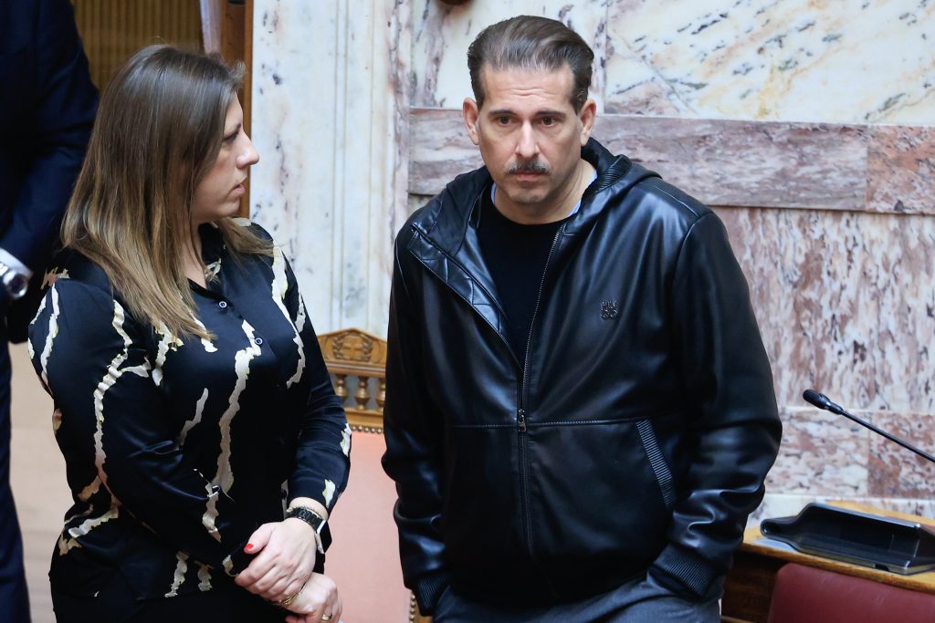 Αναρτήσεις Κωνσταντοπούλου για τον Καραναστάση: Φεύγει νικητής – Πάντα ήταν στην πρώτη γραμμή στα δύσκολα