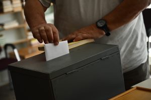 Έρχονται εκλογές; Το επικρατέστερο σενάριο για τη διεξαγωγή τους