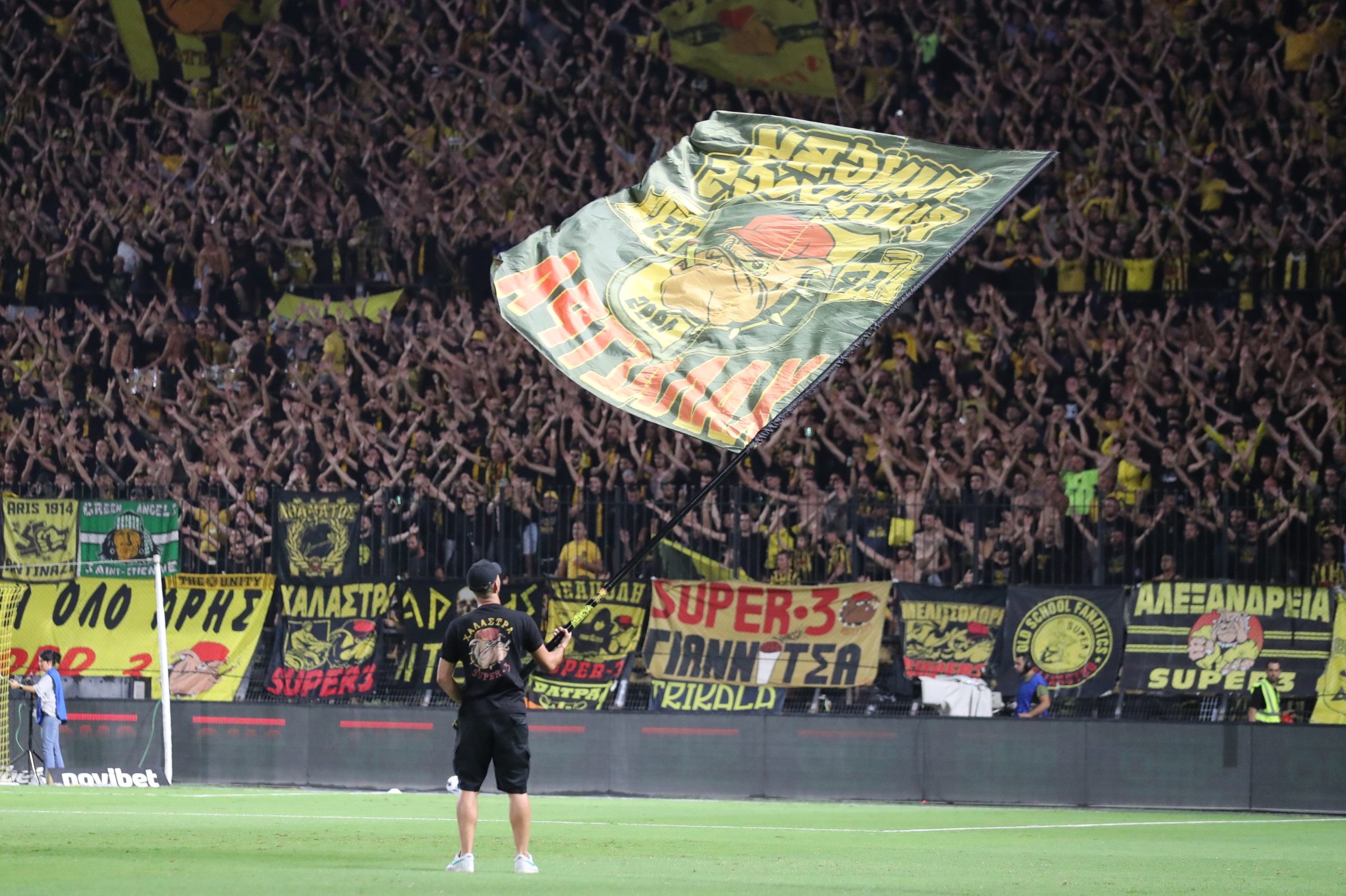 Αποκάλυψη από τους οργανωμένους του Αρη: «Δισεκατομμυριούχος για την ΠΑΕ, σύντομα θα χτυπήσει το τηλέφωνο του Καρυπίδη»