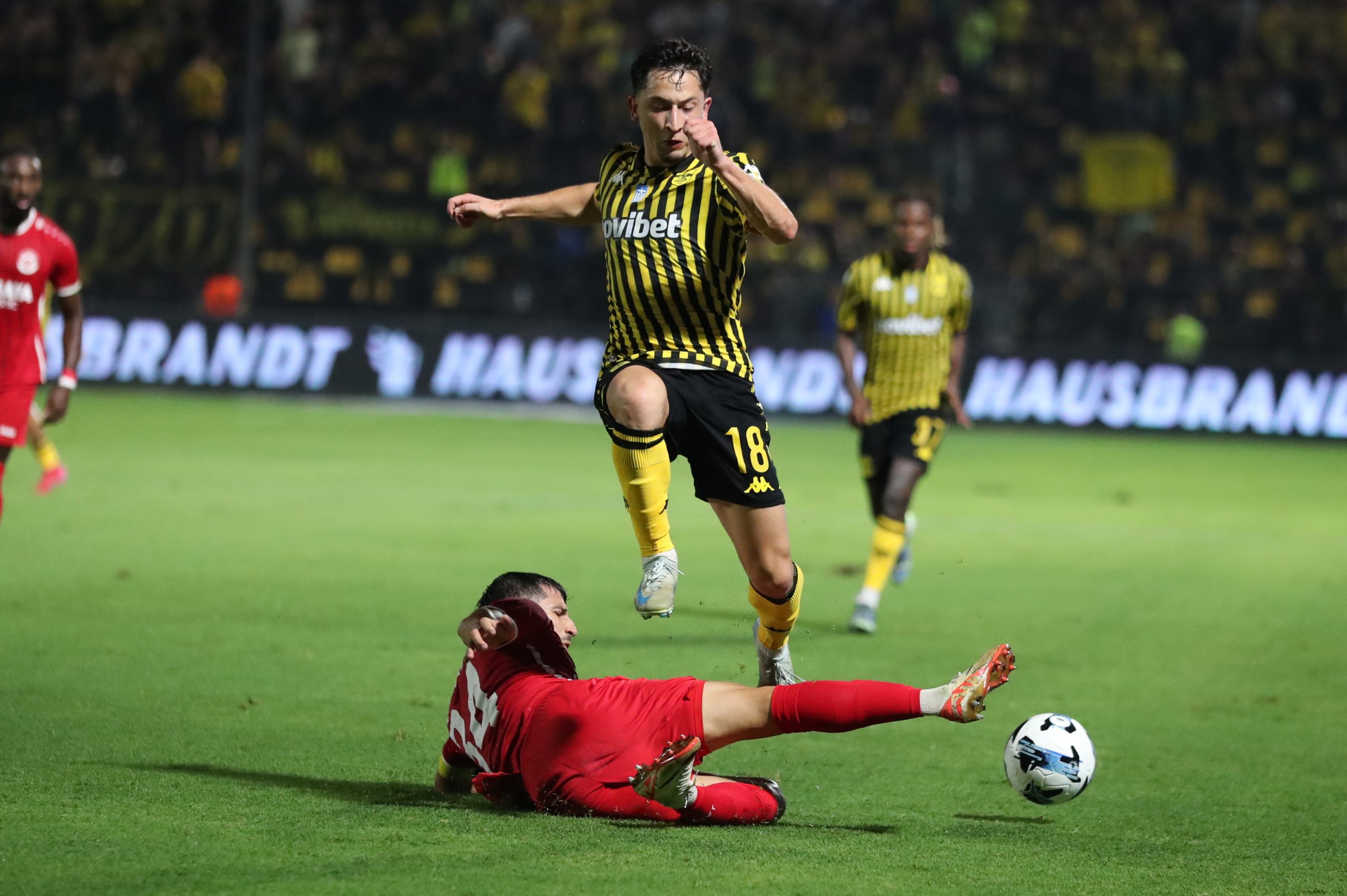 Με... ρουμάνικη «παρέμβαση» η ενδεκάδα του Άρη