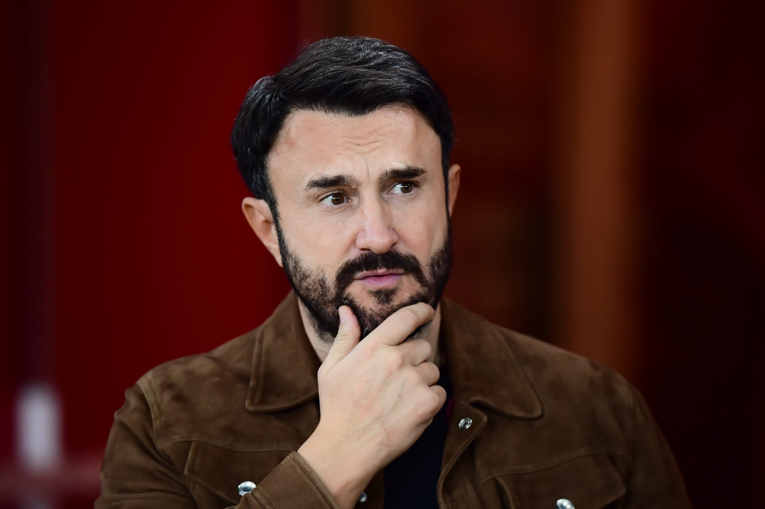 &Sigma;&tau;&iota;&sigmaf; &Eta;&nu;&omega;&mu;έ&nu;&epsilon;&sigmaf; &Pi;&omicron;&lambda;&iota;&tau;&epsilon;ί&epsilon;&sigmaf; &omicron; &Kappa;&alpha;&rho;&upsilon;&pi;ί&delta;&eta;&sigmaf;