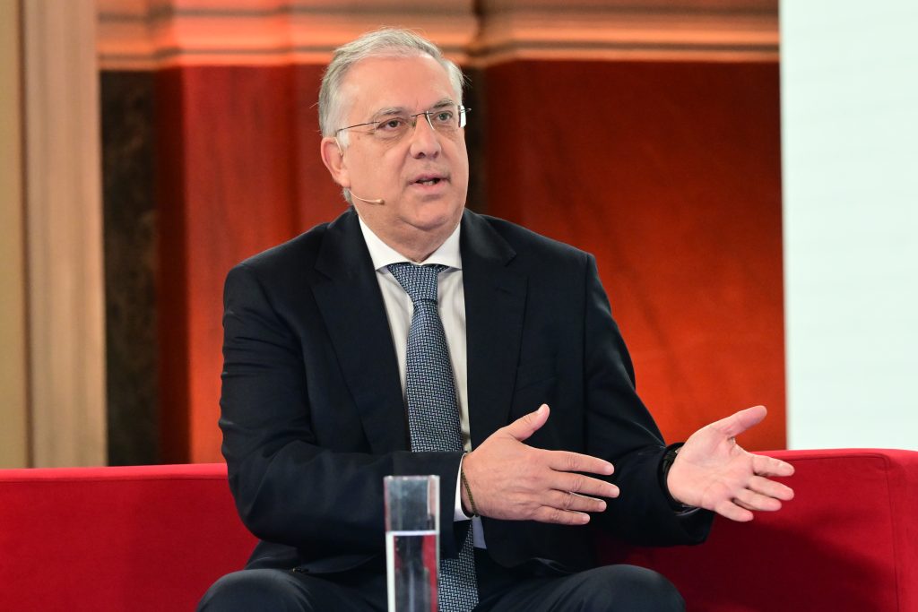 Τάκης Θεοδωρικάκος: Ενίσχυση της παραγωγικότητας σημαίνει καλύτερους μισθούς και καλύτερες προοπτικές για όλους