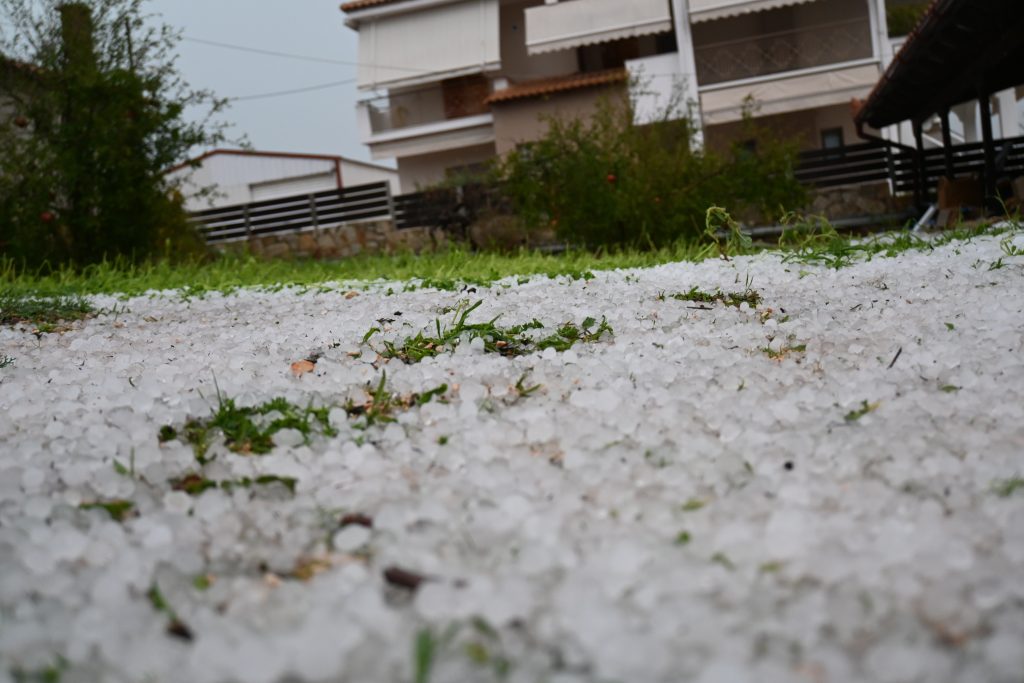 Επελαύνει η κακοκαιρία: Προβλήματα σε Βόνιτσα και Αρκαδία – Πλημμύρες, κλειστοί δρόμοι και σχολεία