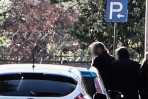 Το κύκλωμα διακίνησης ναρκωτικών με τα… ράσα – Το παρελθόν του youtuber ψευτοϊερέα