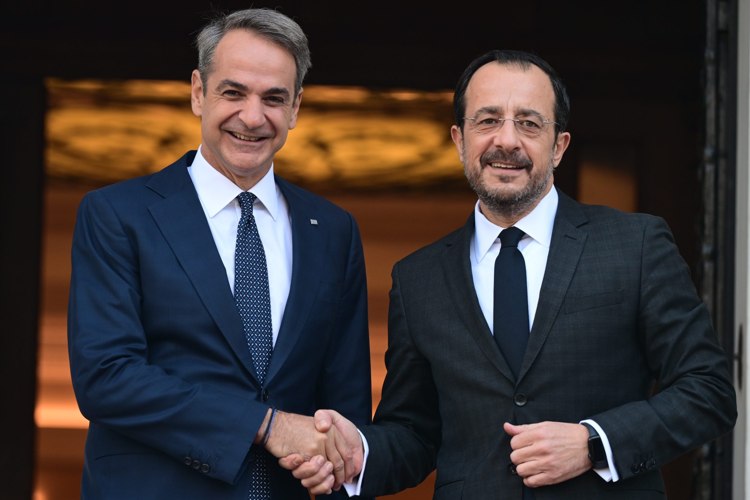 Live &omicron;&iota; &delta;&eta;&lambda;ώ&sigma;&epsilon;&iota;&sigmaf; &Kappa;. &Mu;&eta;&tau;&sigma;&omicron;&tau;ά&kappa;&eta; &kappa;&alpha;&iota; &Nu;. &Chi;&rho;&iota;&sigma;&tau;&omicron;&delta;&omicron;&upsilon;&lambda;ί&delta;&eta;