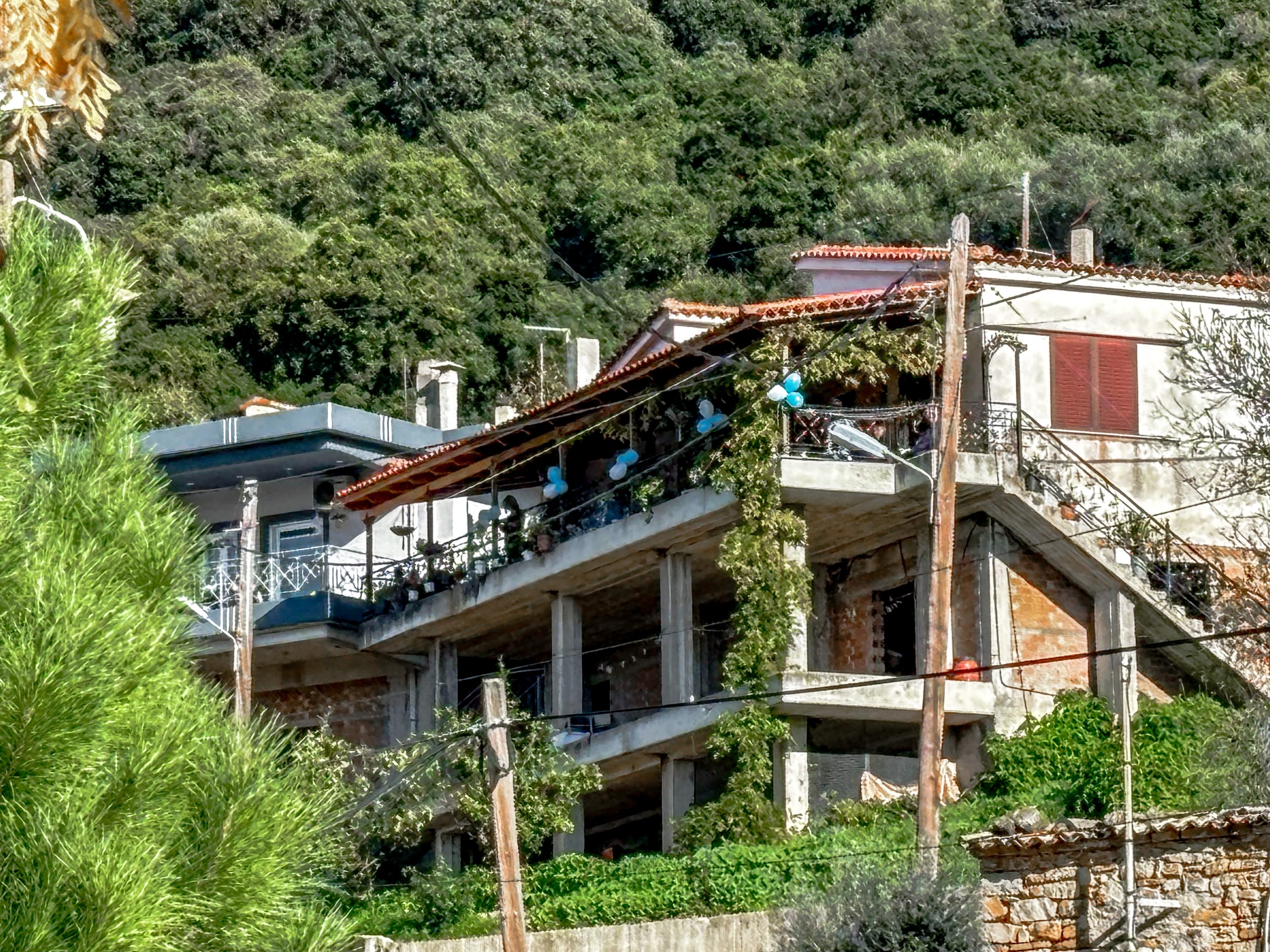 &Pi;ά&tau;&rho;&alpha;: &Sigma;&pi;&alpha;&rho;&alpha;&kappa;&tau;&iota;&kappa;ό &laquo;&alpha;&nu;&tau;ί&omicron;&raquo; &sigma;&tau;&omicron;&nu; 4&chi;&rho;&omicron;&nu;&omicron; &pi;&omicron;&upsilon; έ&phi;&upsilon;&gamma;&epsilon; &tau;ό&sigma;&omicron; &pi;&rho;ό&omega;&rho;&alpha; - &Eta; &kappa;&eta;&delta;&epsilon;ί&alpha; &tau;&omicron;&upsilon; &sigma;&tau;&alpha; &Sigma;&pi;ά&tau;&alpha; &Alpha;&chi;&alpha;ΐ&alpha;&sigmaf;