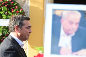Αλέξης Τσίπρας στην κηδεία Φλαμπουράρη: Αλέκο σήμερα είμαστε όλοι εδώ, και όσοι σε αγαπήσαμε και όσοι σε πληγώσαμε
