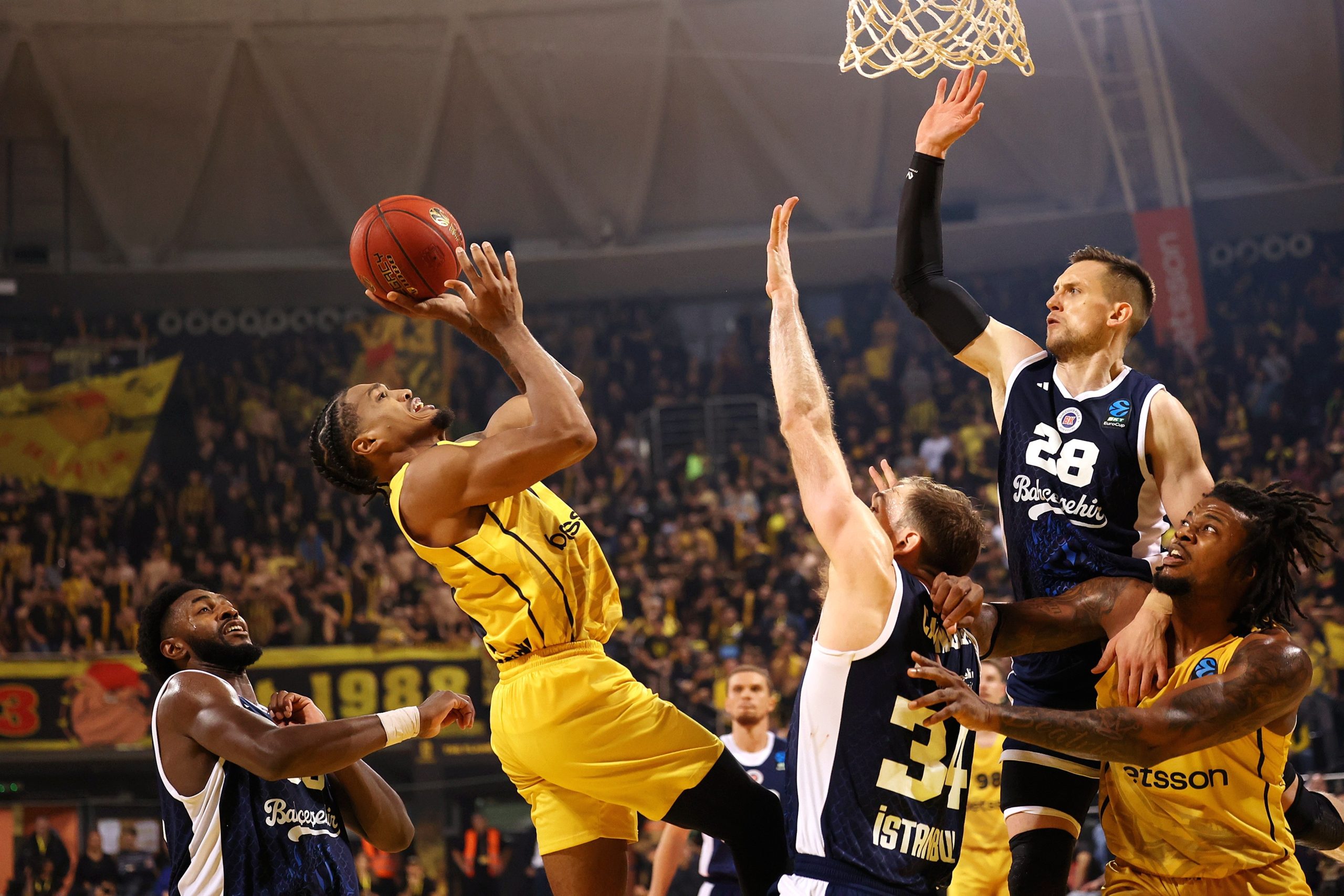 &Delta;&epsilon;&nu; ά&nu;&tau;&epsilon;&xi;&epsilon; &omicron; Ά&rho;&eta;&sigmaf; &kappa;&alpha;&iota; &eta;&tau;&tau;ή&theta;&eta;&kappa;&epsilon; &mu;&epsilon; 76-86 &sigma;&tau;&omicron; Nick Galis Hall