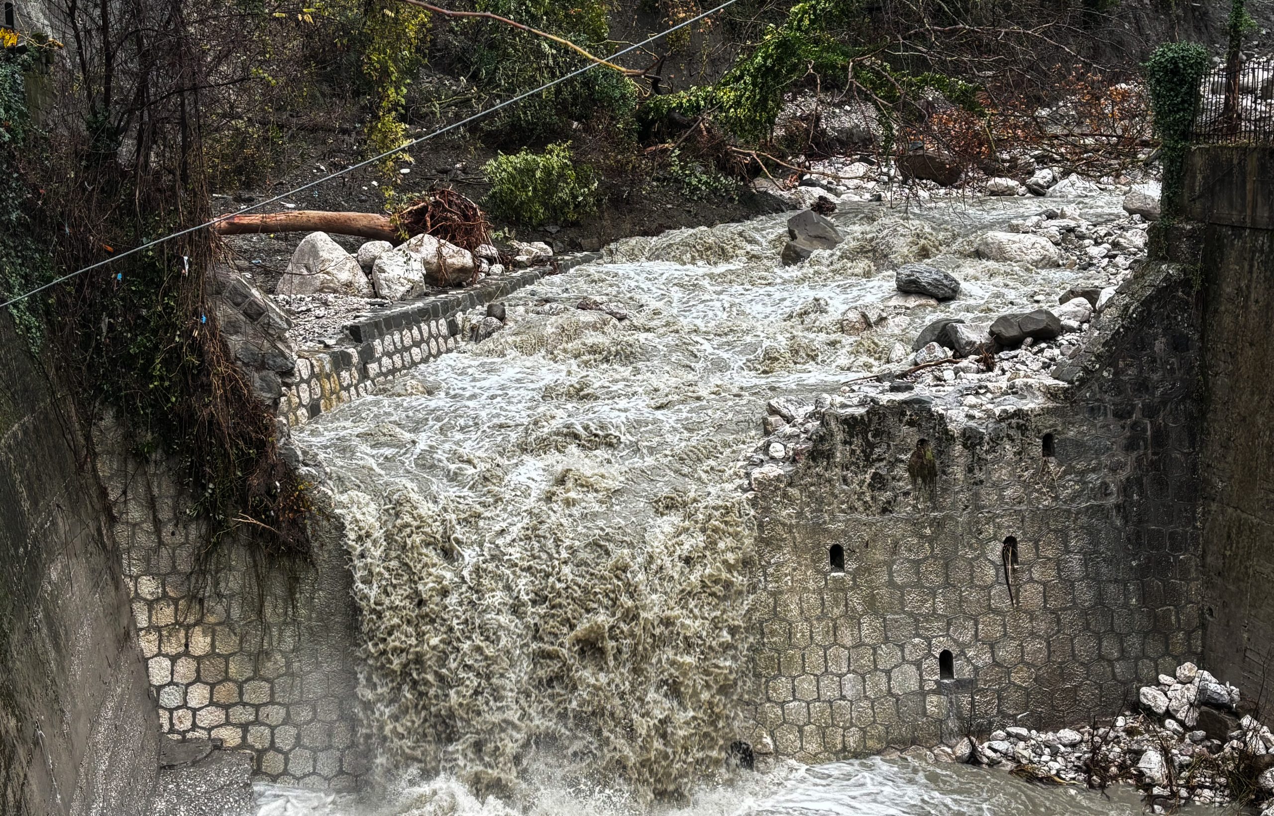 Στο έλεος της κακοκαιρίας «Adel» η Ήπειρος, η Κέρκυρα και το Μεγανήσι – Πλημμύρες, κατολισθήσεις και σοβαρές ζημιές σε υποδομές