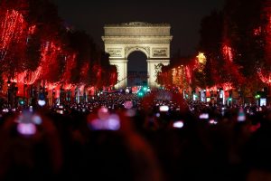 Ολος ο κόσμος ένα αστραφτερό αστέρι…