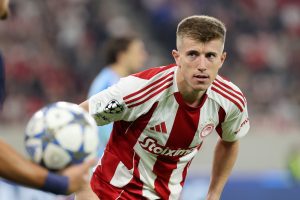 Ο Ολυμπιακός ανακοίνωσε την ανανέωση του Κοστίνια έως το 2029