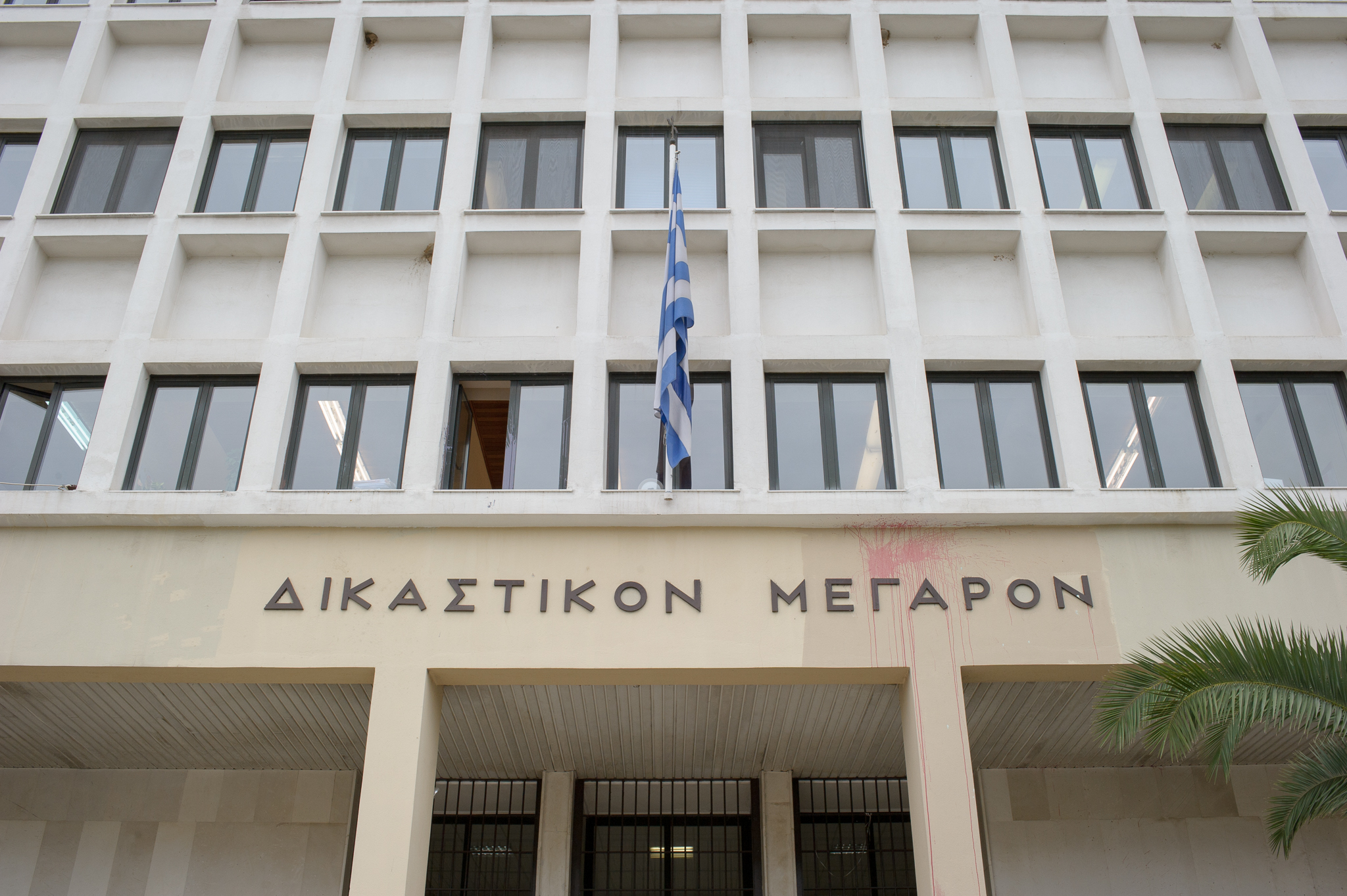 «Υπήρχε κοινό κέντρο παρακολούθησης ΕΥΠ και Predator» – Τι κατέθεσε ο δημοσιογράφος Δ. Τερζής στο δικαστήριο