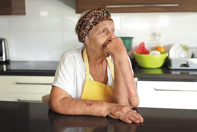 Ελένη Σαπουρμά: «Εβγαινες για ξύλα και έλεγες “τώρα θα πεθάνω”»