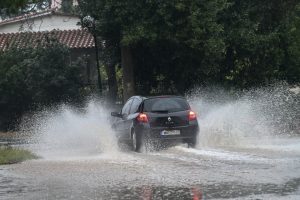 Κακοκαιρία: «Πέμπτη και Παρασκευή οι δύσκολες μέρες» – Προειδοποίηση για καταιγίδες, χαλάζι και θυελλώδεις νοτιάδες
