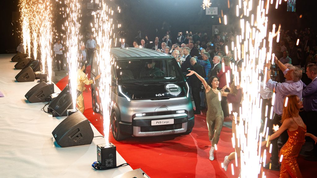 Το πλήρως ηλεκτρικό van της Kia, το PV5, κερδίζει τη σημαντικότερη διάκριση «International Van of the Year 2026»