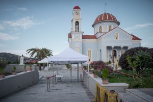 Βορίζια: Έκκληση για σύνεση και ειρήνη από τον ιερέα στην κηδεία της 56χρονης – «Καμιά διαφορά δεν λύνεται με τα όπλα»